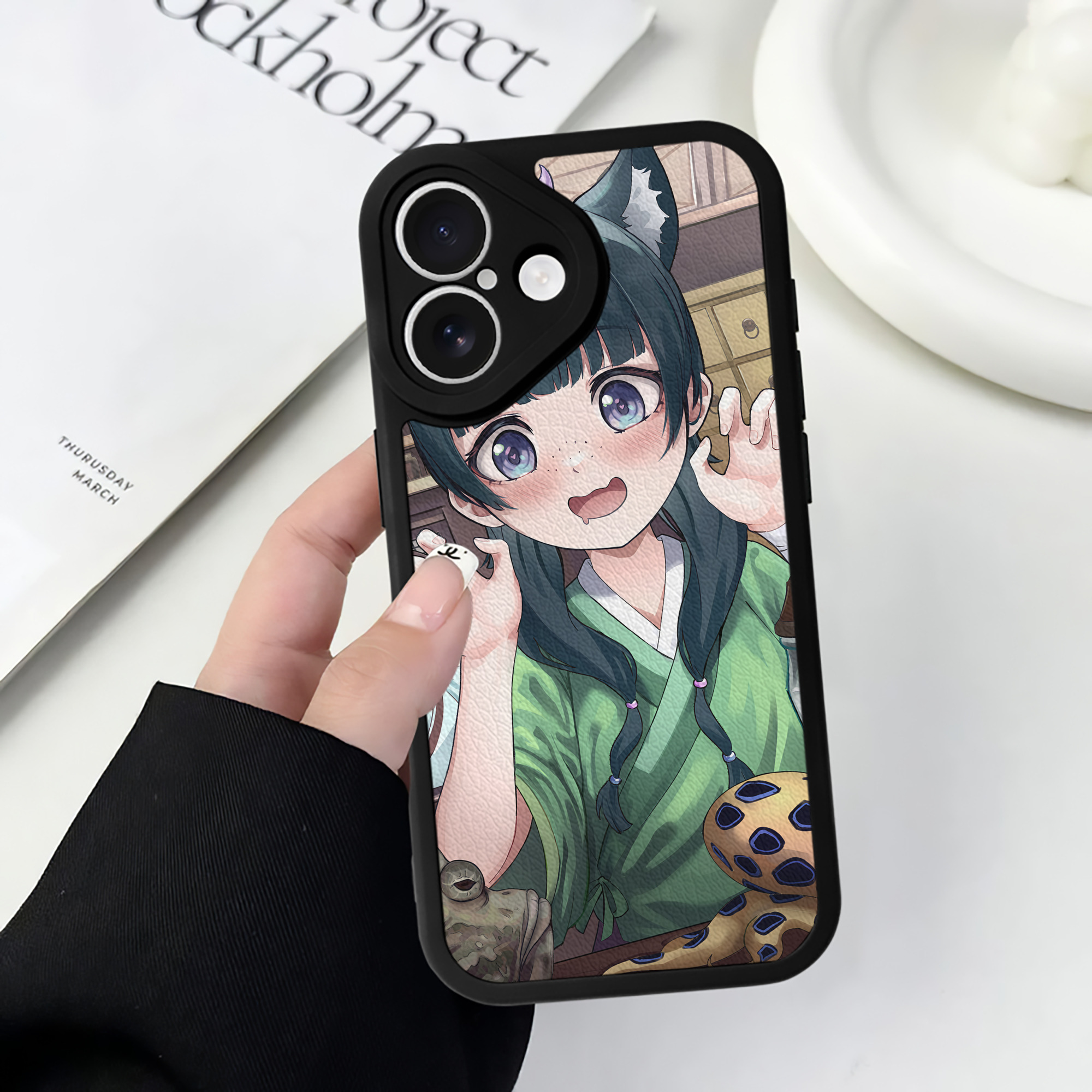 （画像用） 薬屋のひとりごと The Apothecary Diaries 【iPhone 16シリーズ対応】シリコンスマホケース（レザー調） 材質：シリコン